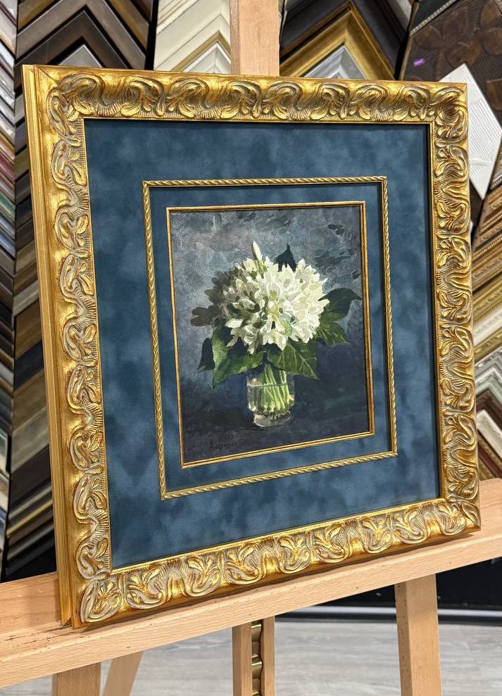 Оформление акварели Сергея Андрияки в багетной мастерской